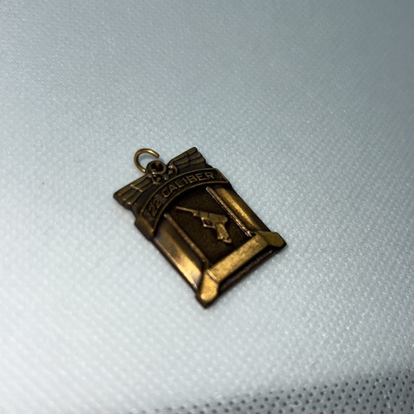 22 CALIBER PENDANT ANTIQUE BRASE TONE VINTAGE - Picture 9 of 10